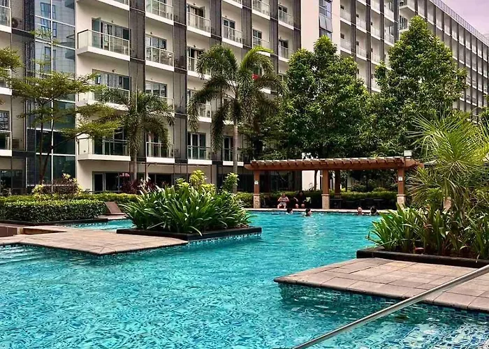 Big Unit In Newport Near Naia W Balcony